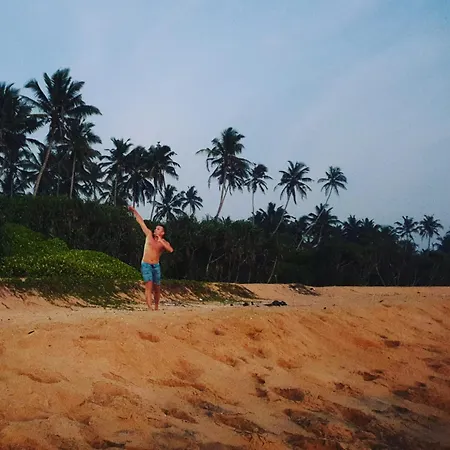 Mango Villa Хиккадува Экстерьер фото